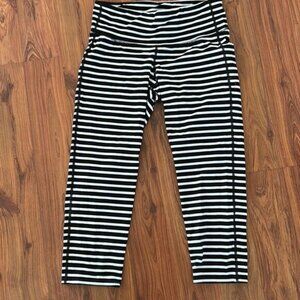 Athleta black and white stripe Capri fitness pants athletic legging size S
